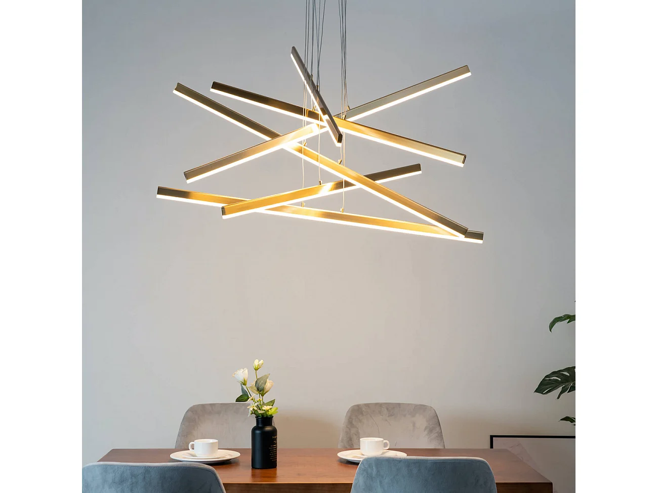 Grande suspension dorée à bras entrecroisés - Cynthia