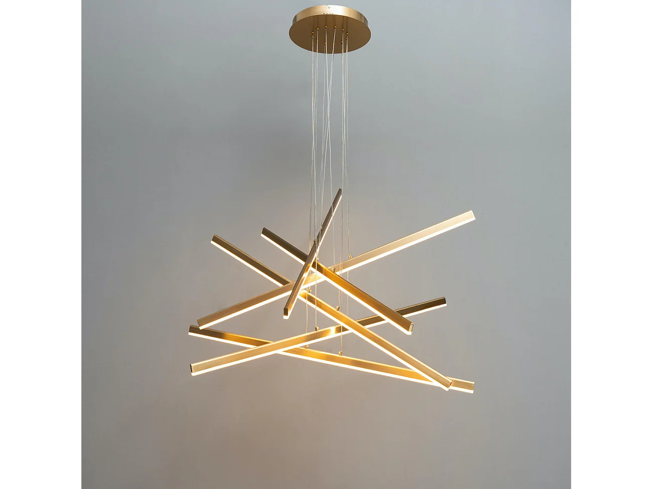 Grande suspension dorée à bras entrecroisés - Cynthia