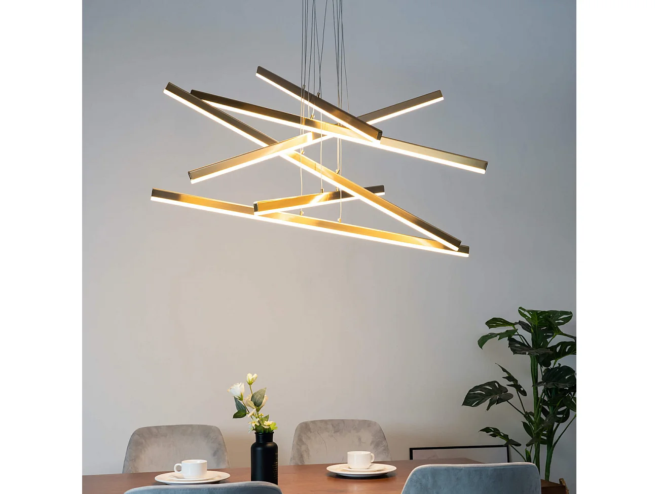 Grande suspension dorée à bras entrecroisés - Cynthia