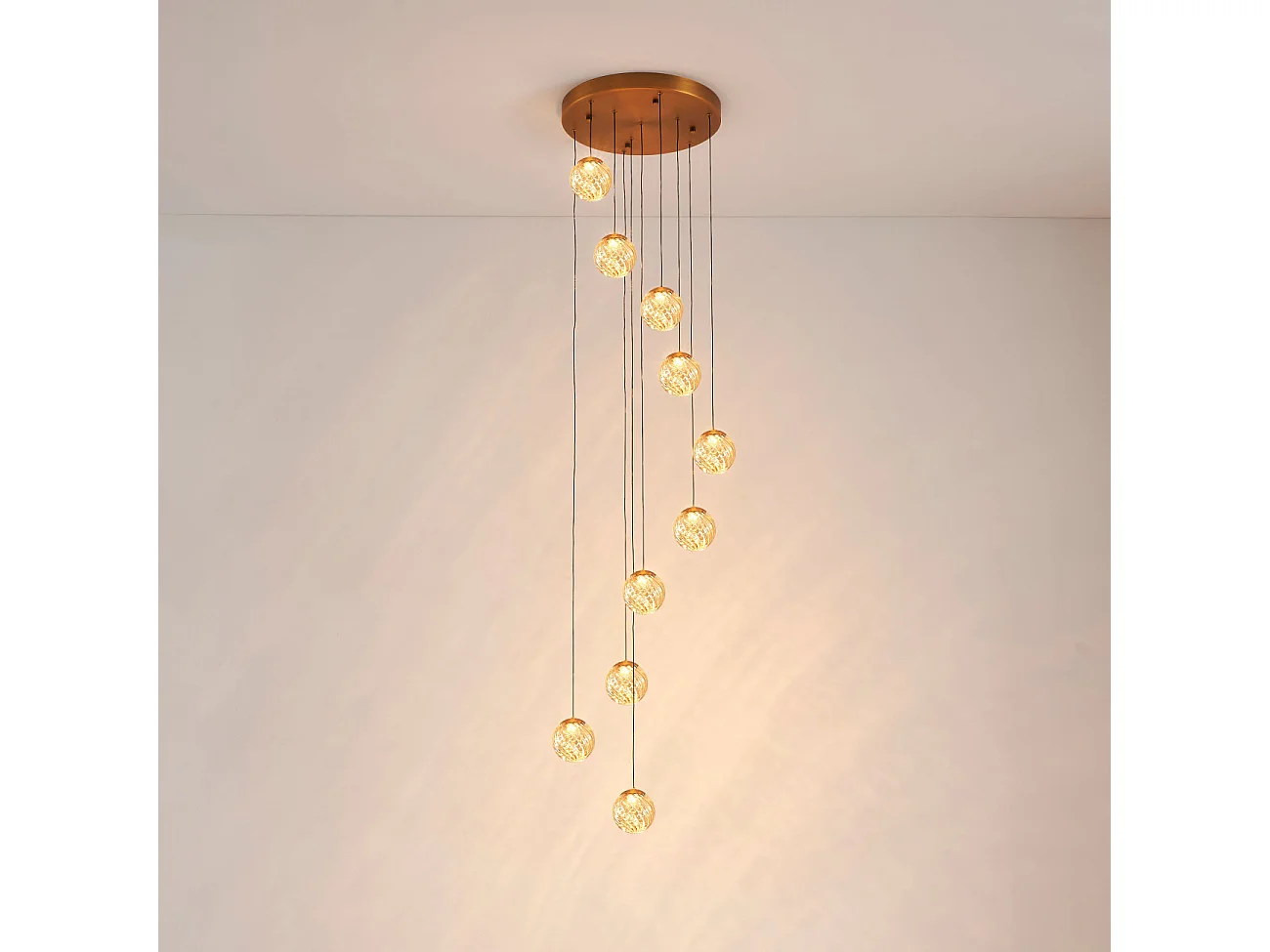 Grande suspension dorée LED cage d'escalier 3 m - Esposia