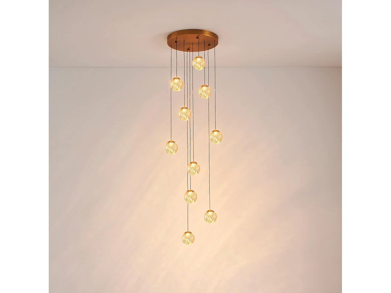 Grande suspension dorée LED cage d'escalier 3 m - Esposia