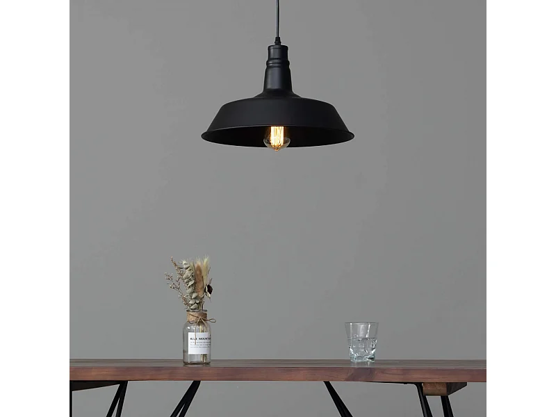 Suspension design noire industrielle - Xena