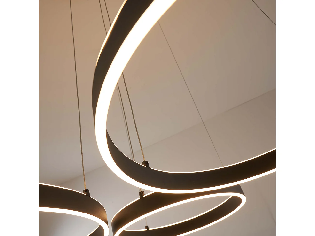 Grand lustre LED dimmable cercles lumineux - Blisko