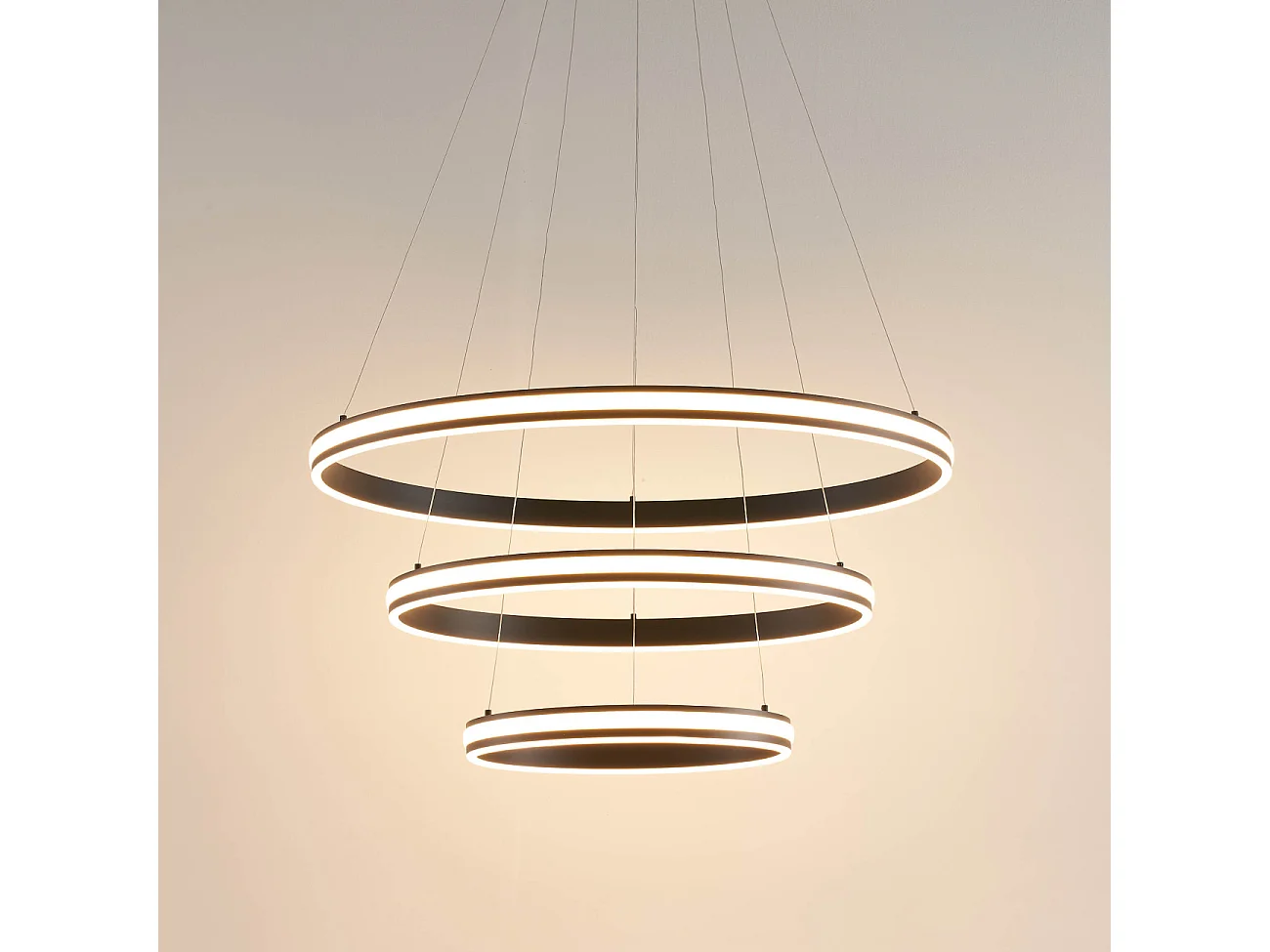 Grande suspension noire triple anneaux dimmable - Maroggia