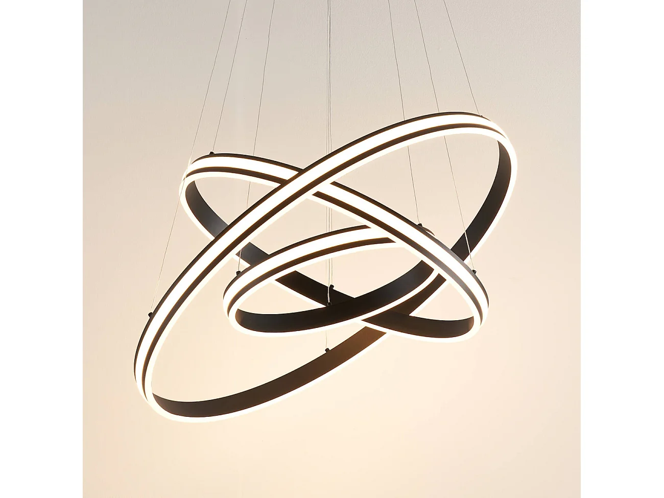 Grande suspension noire triple anneaux dimmable - Maroggia