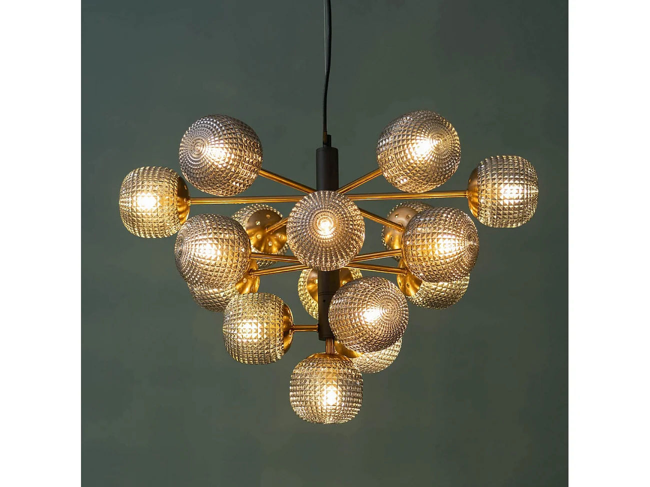 Grande suspension à 16 verres texturés fumés noirs - Anastasia