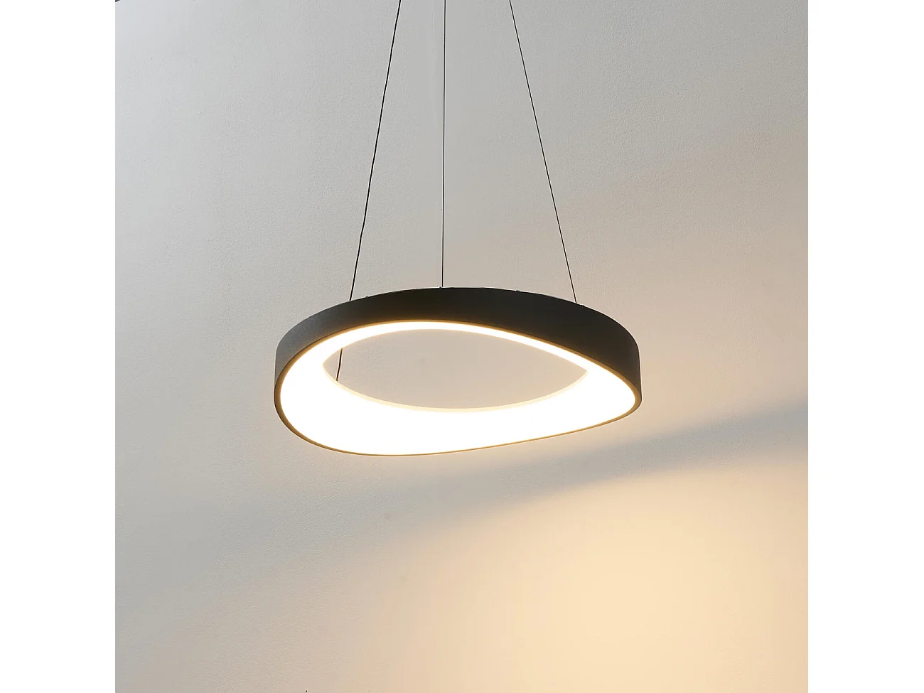 Suspension LED anneau noir minimaliste 52 cm - Belina