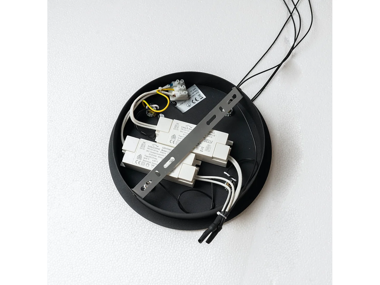 Suspension LED design à barres entrecroisées  - Taranto