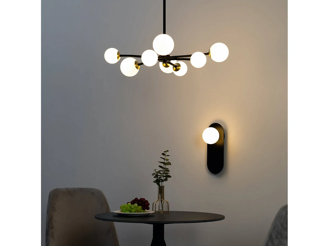 Suspension à bras courbés design noire 8 verres blancs - Azoria