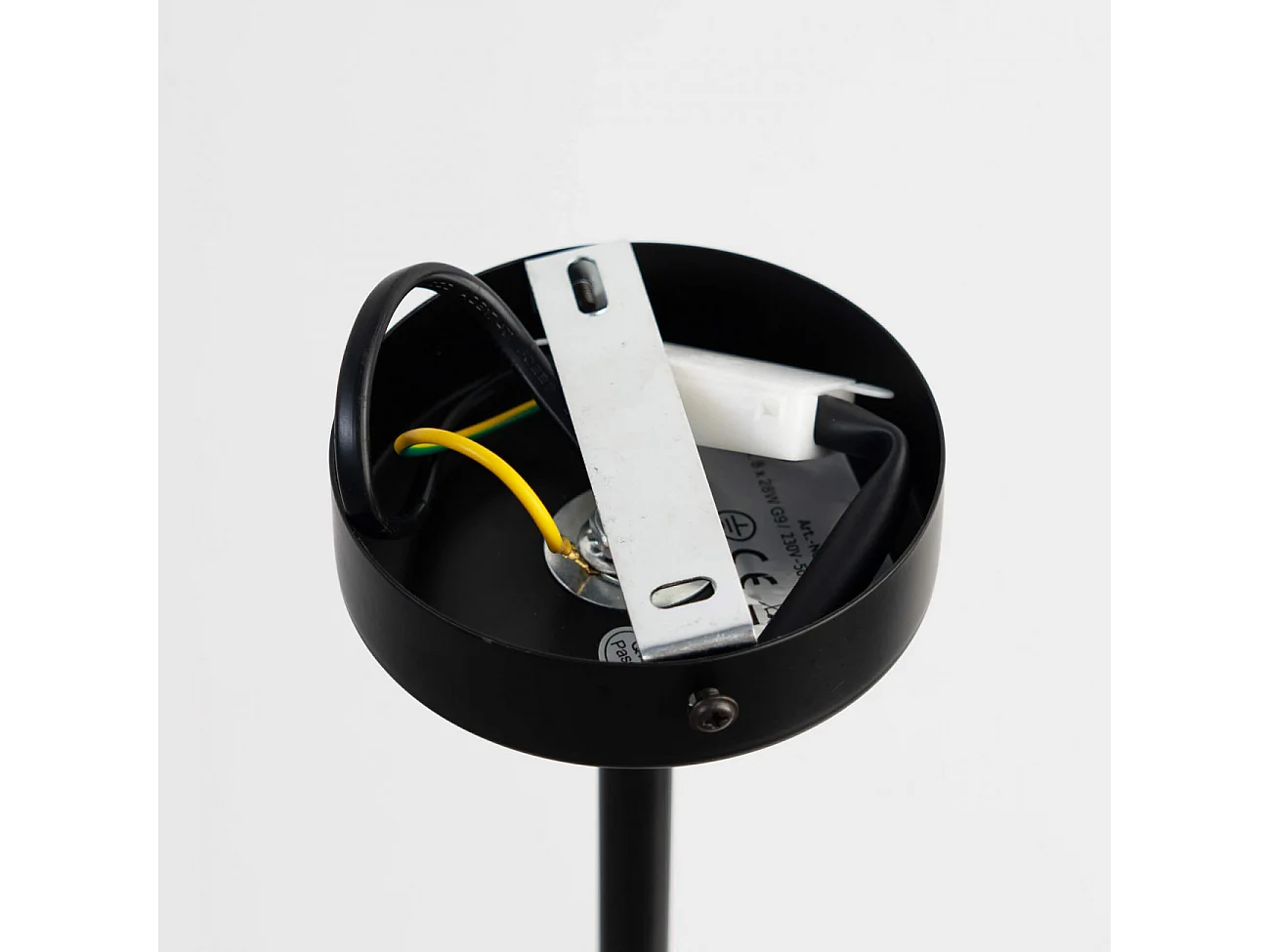 Suspension à bras courbés design noire 8 verres blancs - Azoria