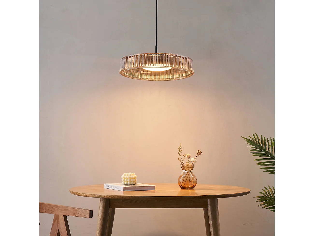 Suspension en verre ambré et cannelé - Damian