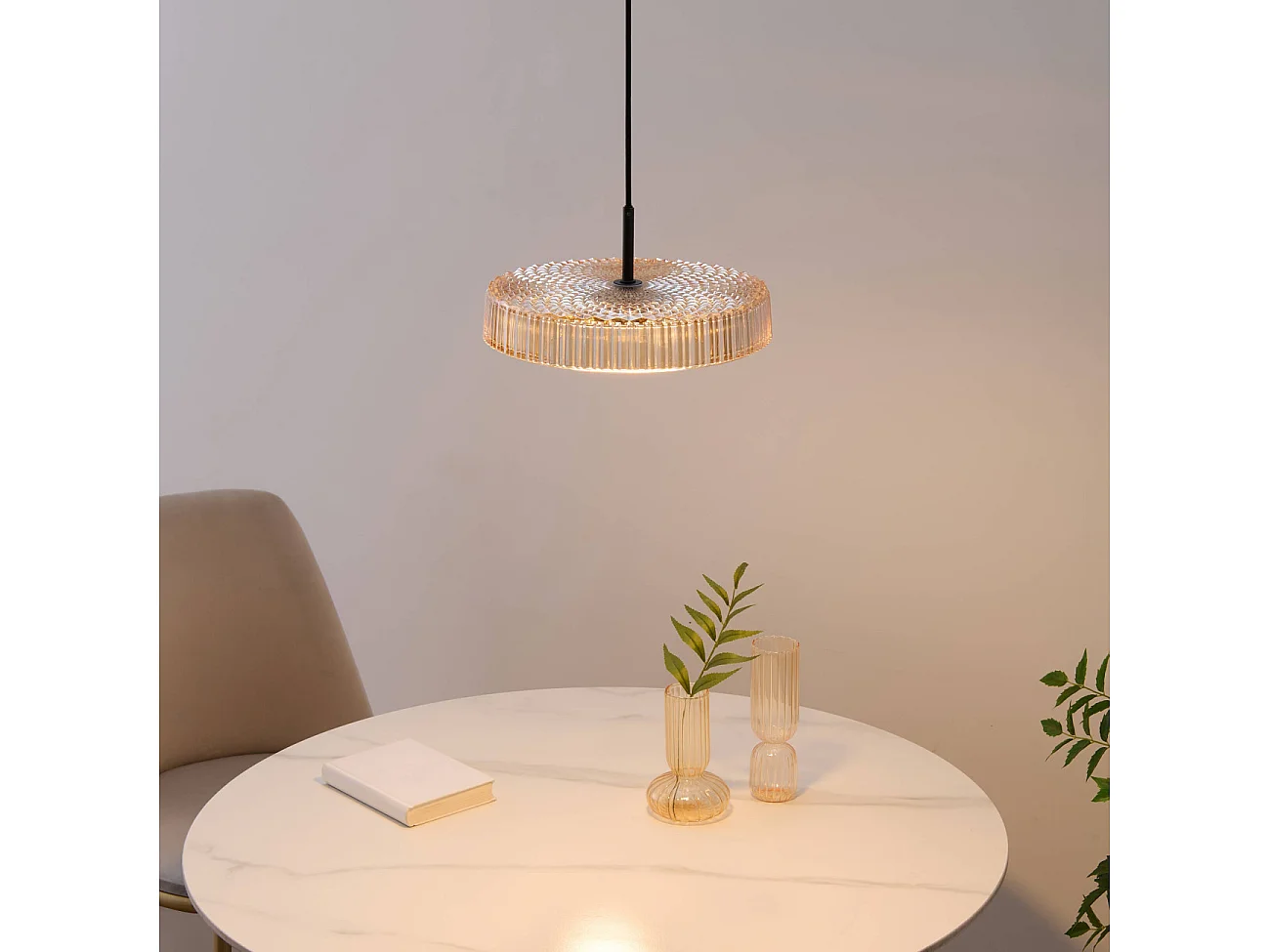 Suspension en verre ambré et cannelé - Damian