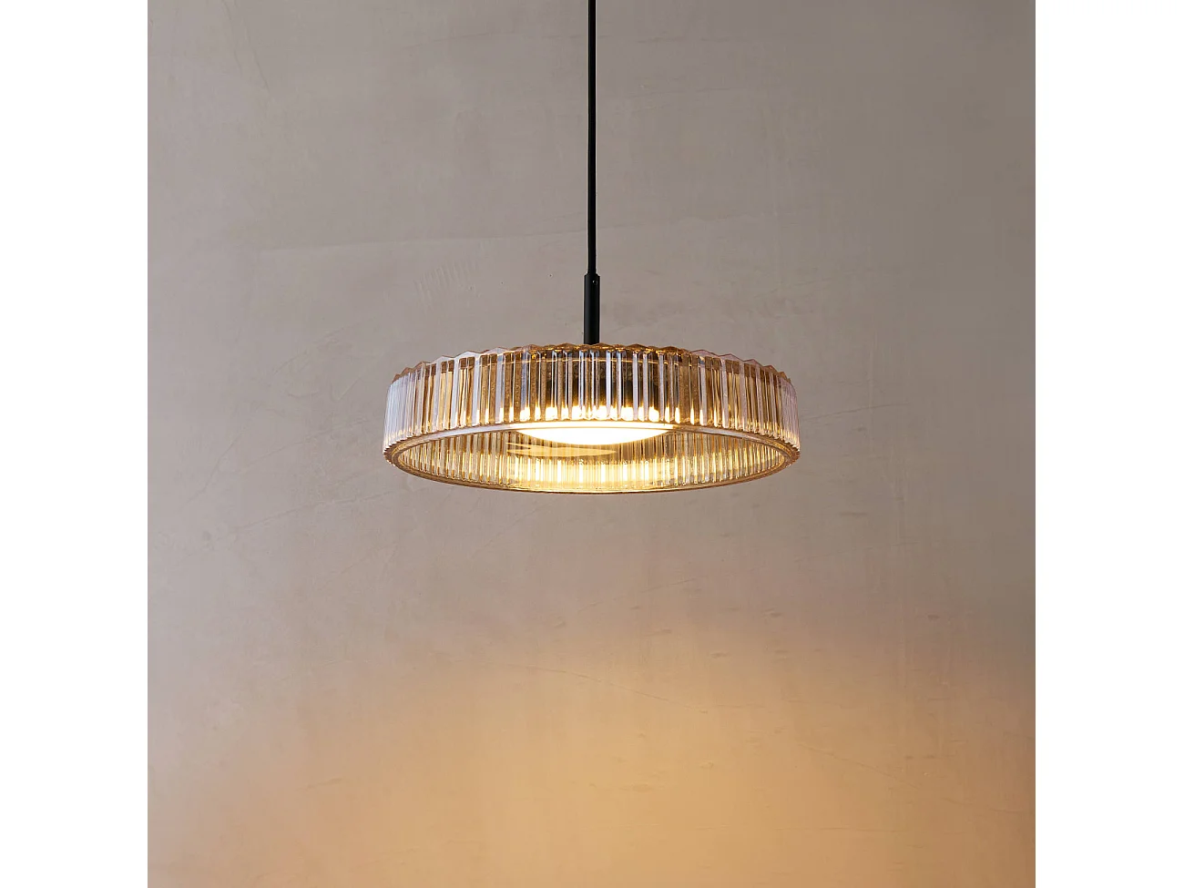 Suspension en verre ambré et cannelé - Damian