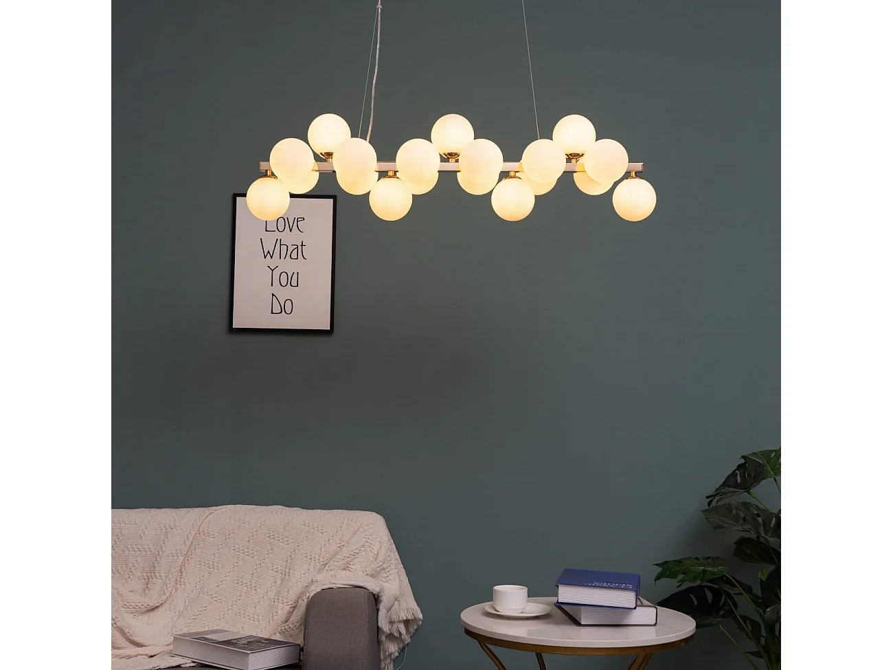 Suspension horizontale dorée à sphères en verre blanc - Ambrosia