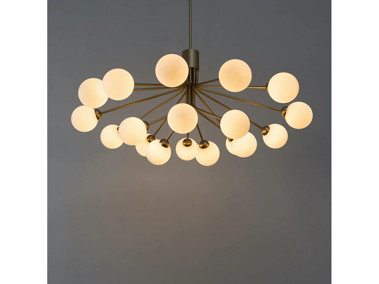 Grande suspension élégante dorée à 18 boules - Audrey