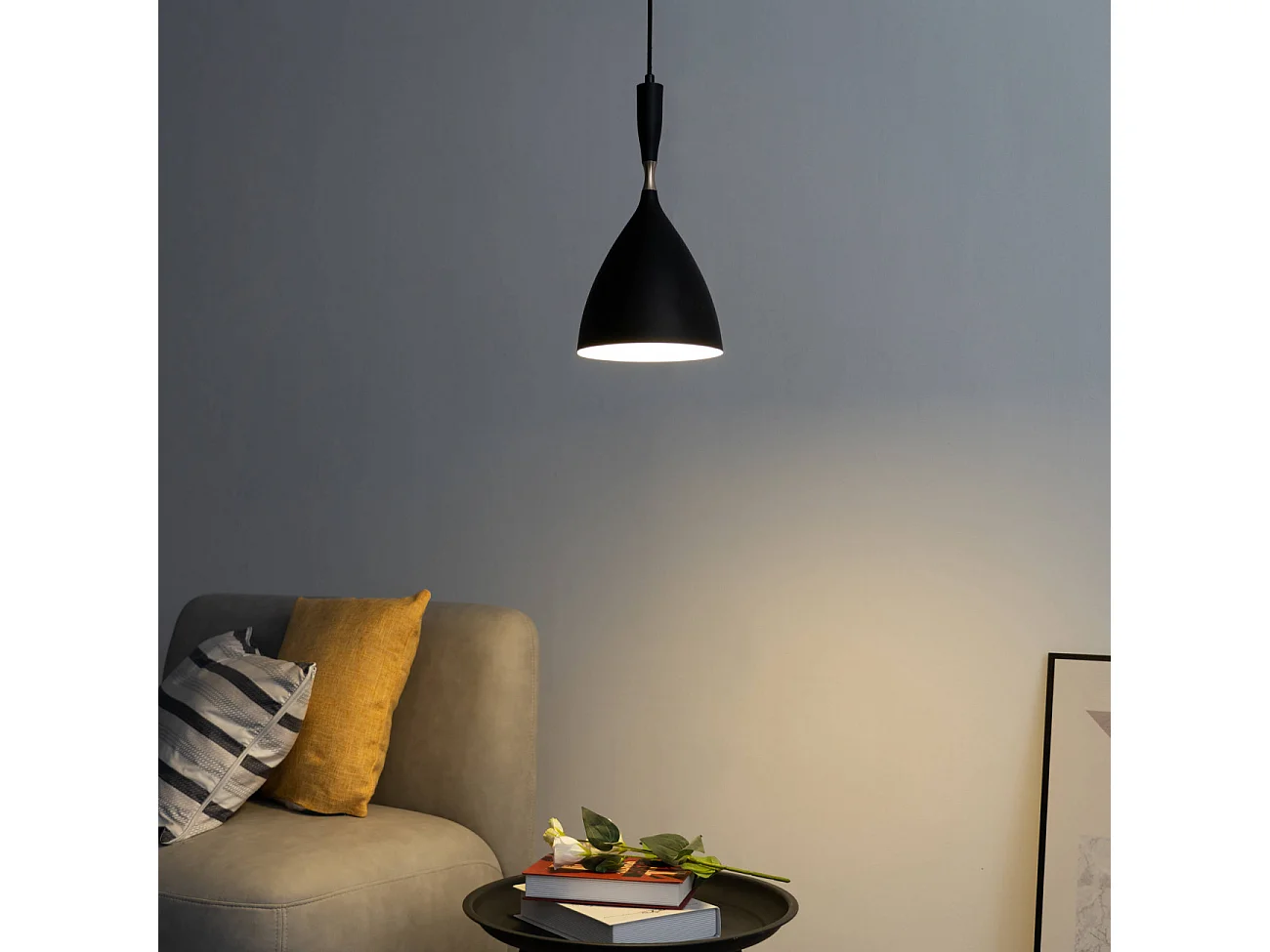 Suspension industrielle conique noire - Denzo