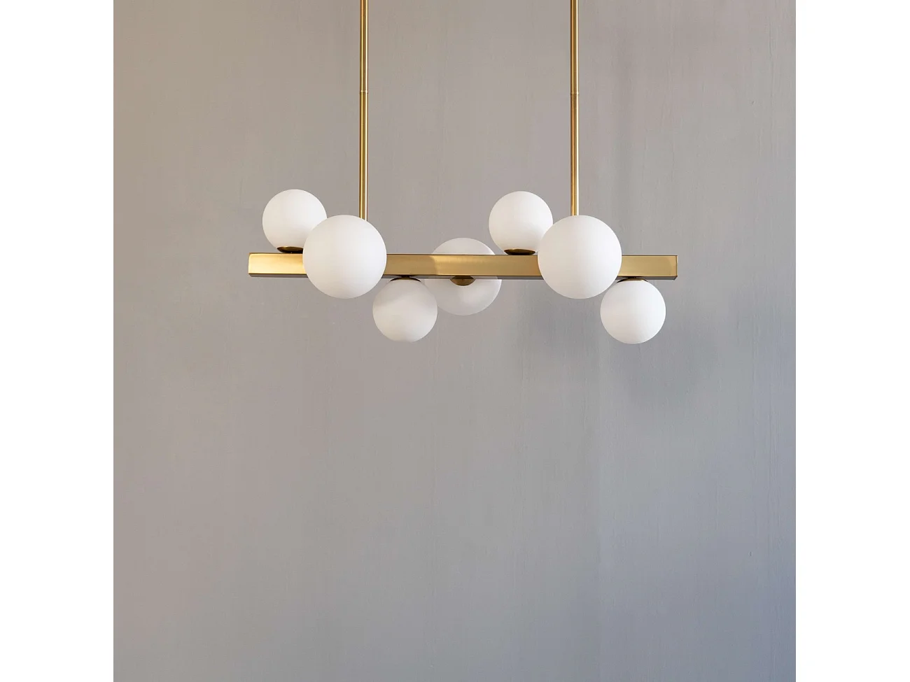Suspension barre à sphères en verre blanc - Oromia