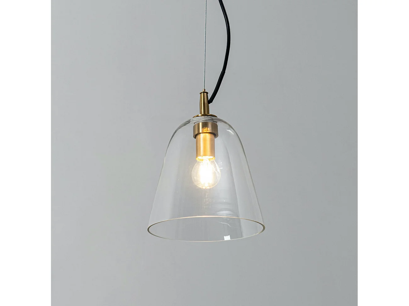 Suspension design cône en verre et métal doré - Cindy