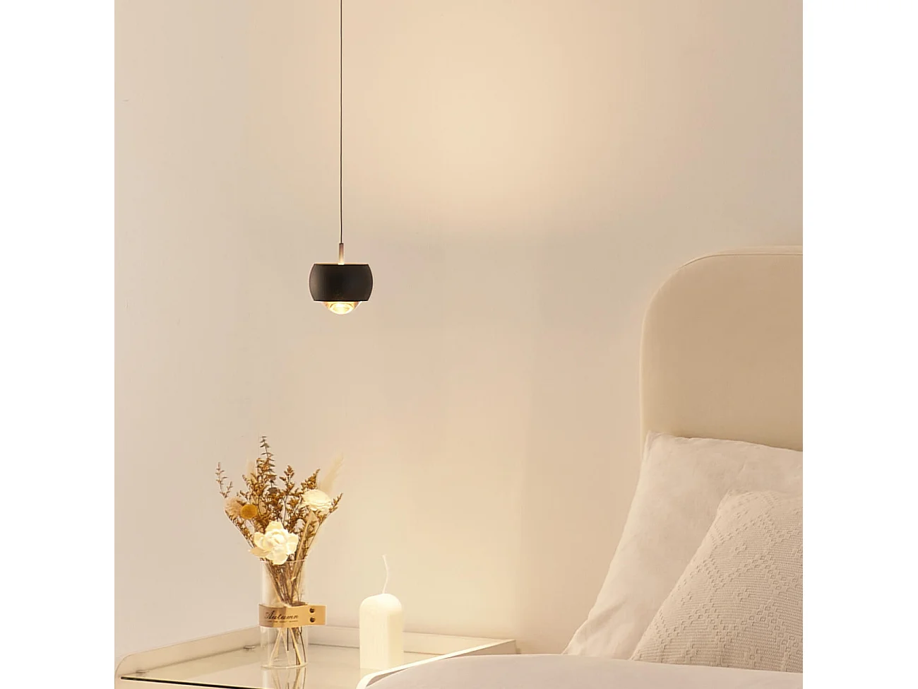 Petite suspension noire dimmable design sobre en métal - Finn