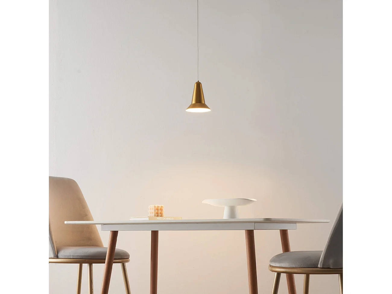 Suspension conique dorée tactile et dimmable - Nerla