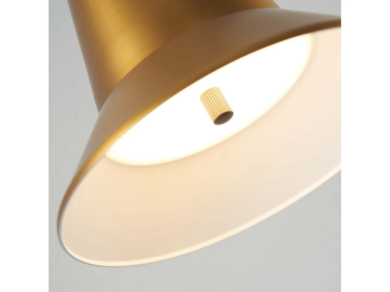 Suspension conique dorée tactile et dimmable - Nerla