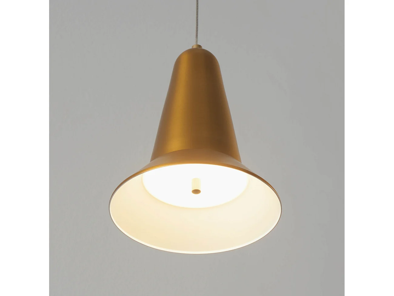 Suspension conique dorée tactile et dimmable - Nerla