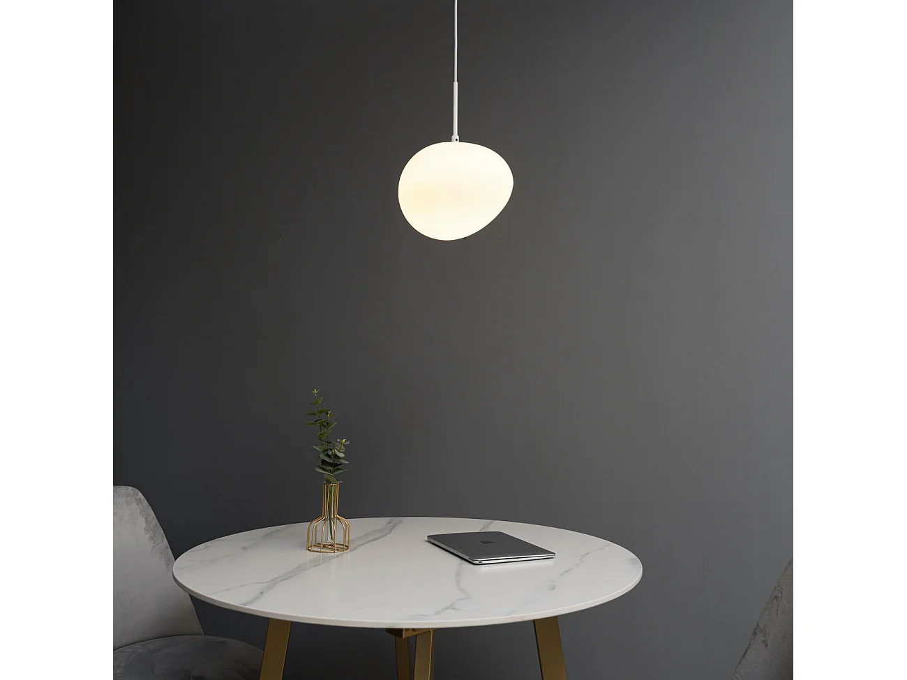 Suspension en verre blanc opalin - Veglia