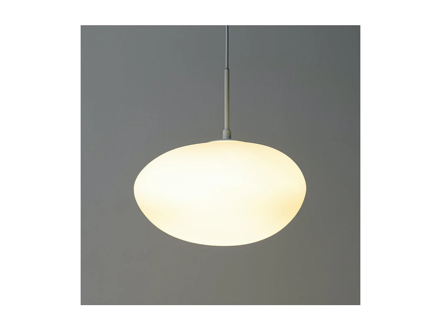 Suspension en verre blanc opalin - Veglia