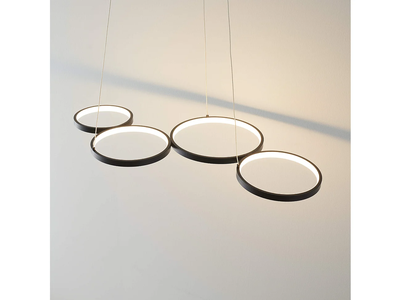 Suspension LED 4 cercles en métal noir - Newton
