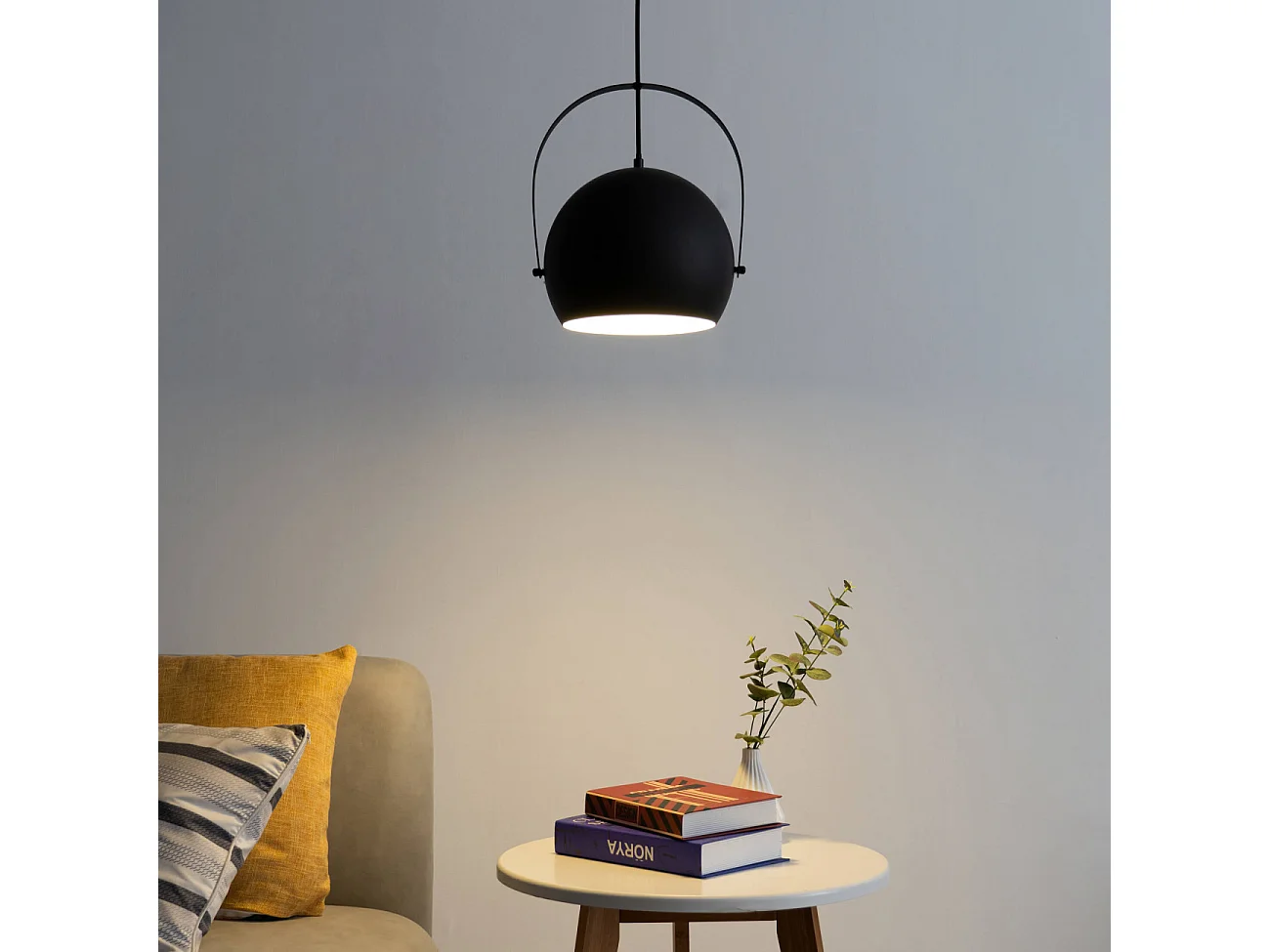 Suspension industrielle noire style atelier - Tassino