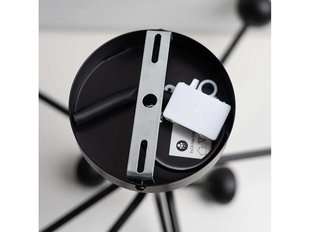 Lustre élégant noir à 9 verres blancs - Audrey