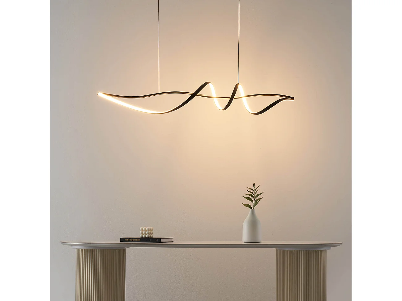 Grande suspension spirale noire 120 cm de long - Lybella