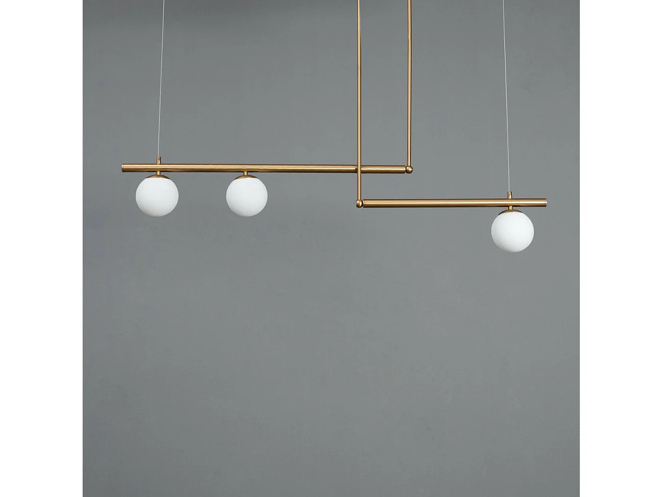 Suspension design géométrique métal doré et verre blanc - Andrea