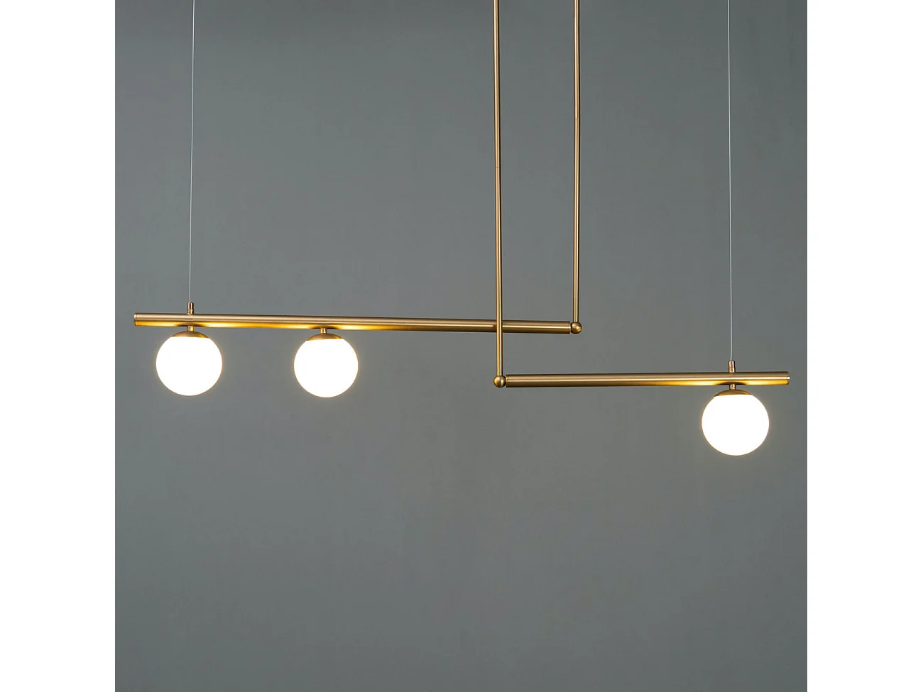 Suspension design géométrique métal doré et verre blanc - Andrea