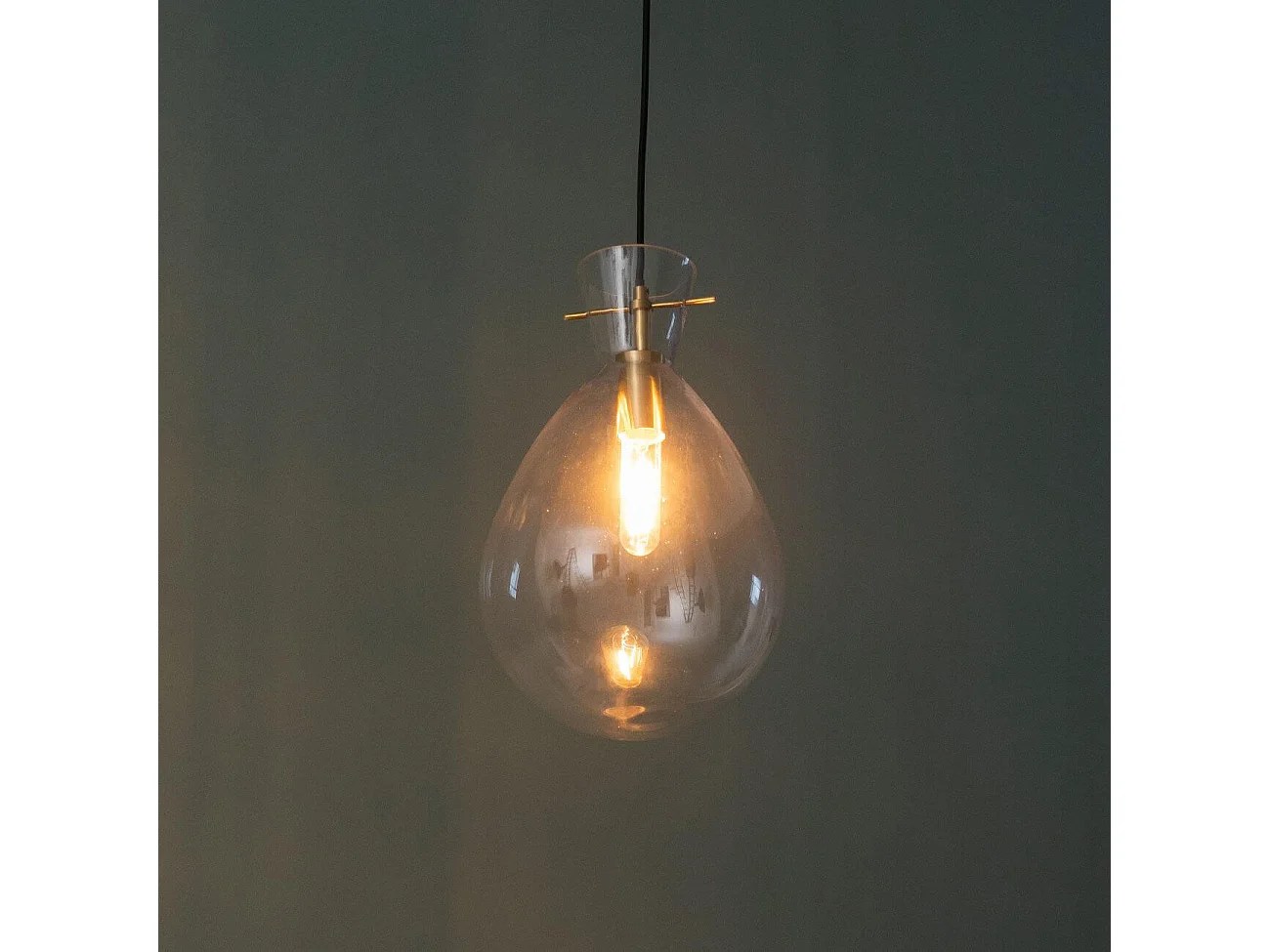 Suspension goutte transparente -  Gabriela