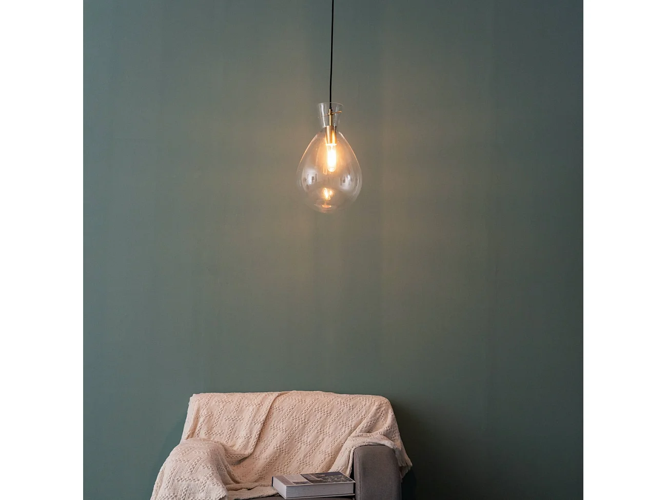 Suspension goutte transparente -  Gabriela