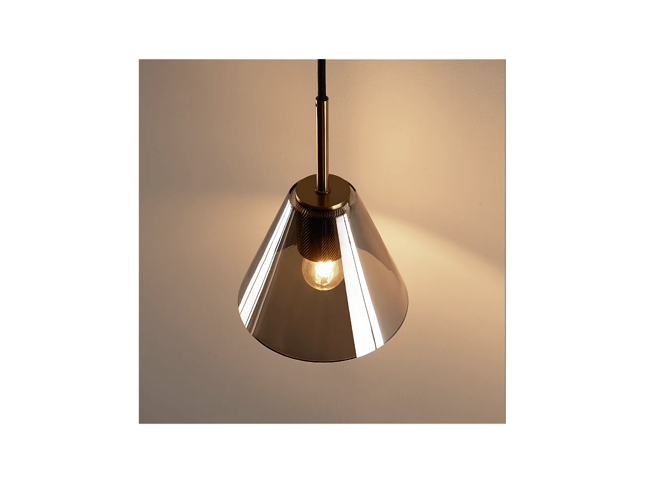 Suspension conique et design verre fumé - Soliria