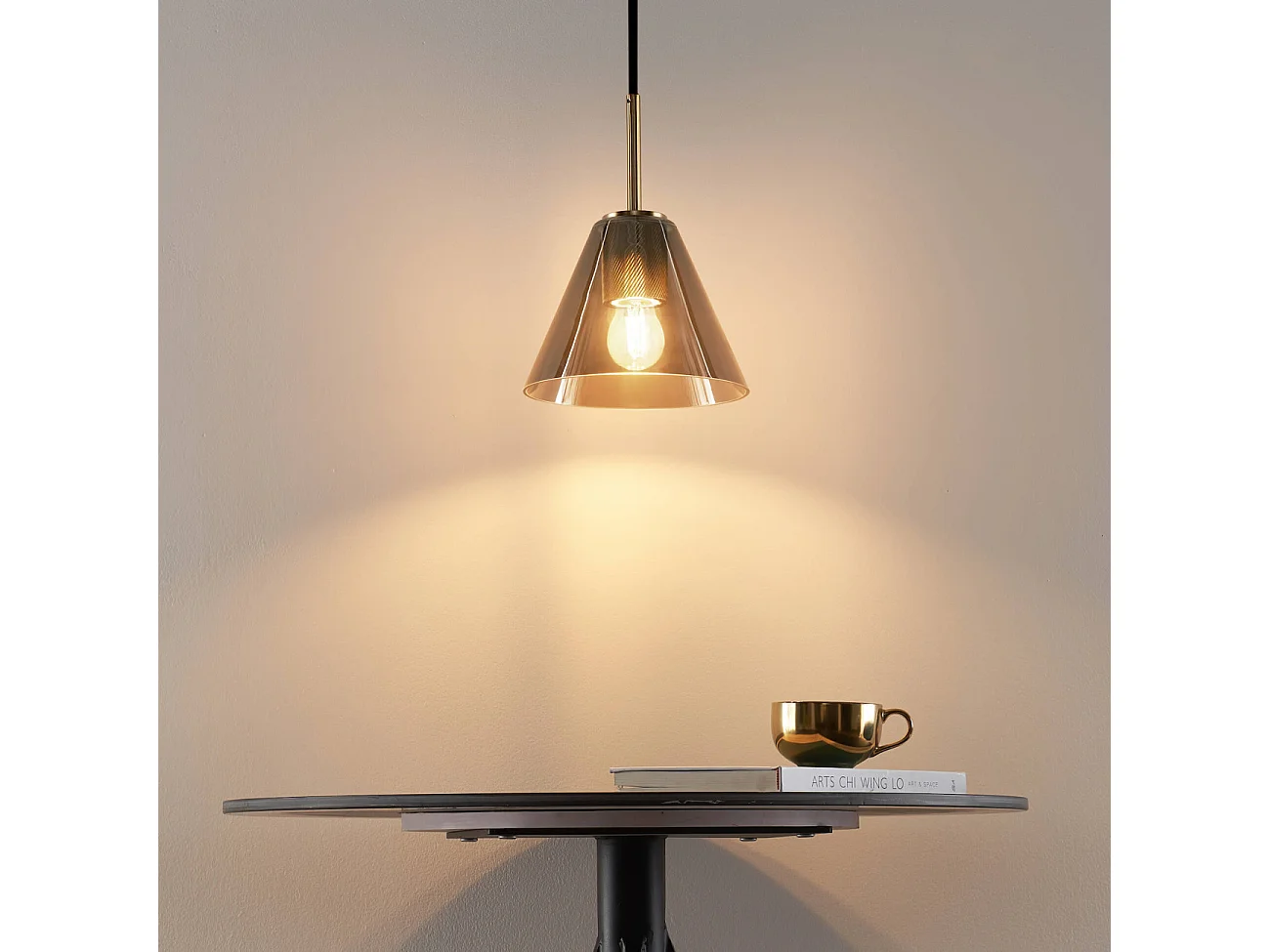 Suspension conique et design verre fumé - Soliria