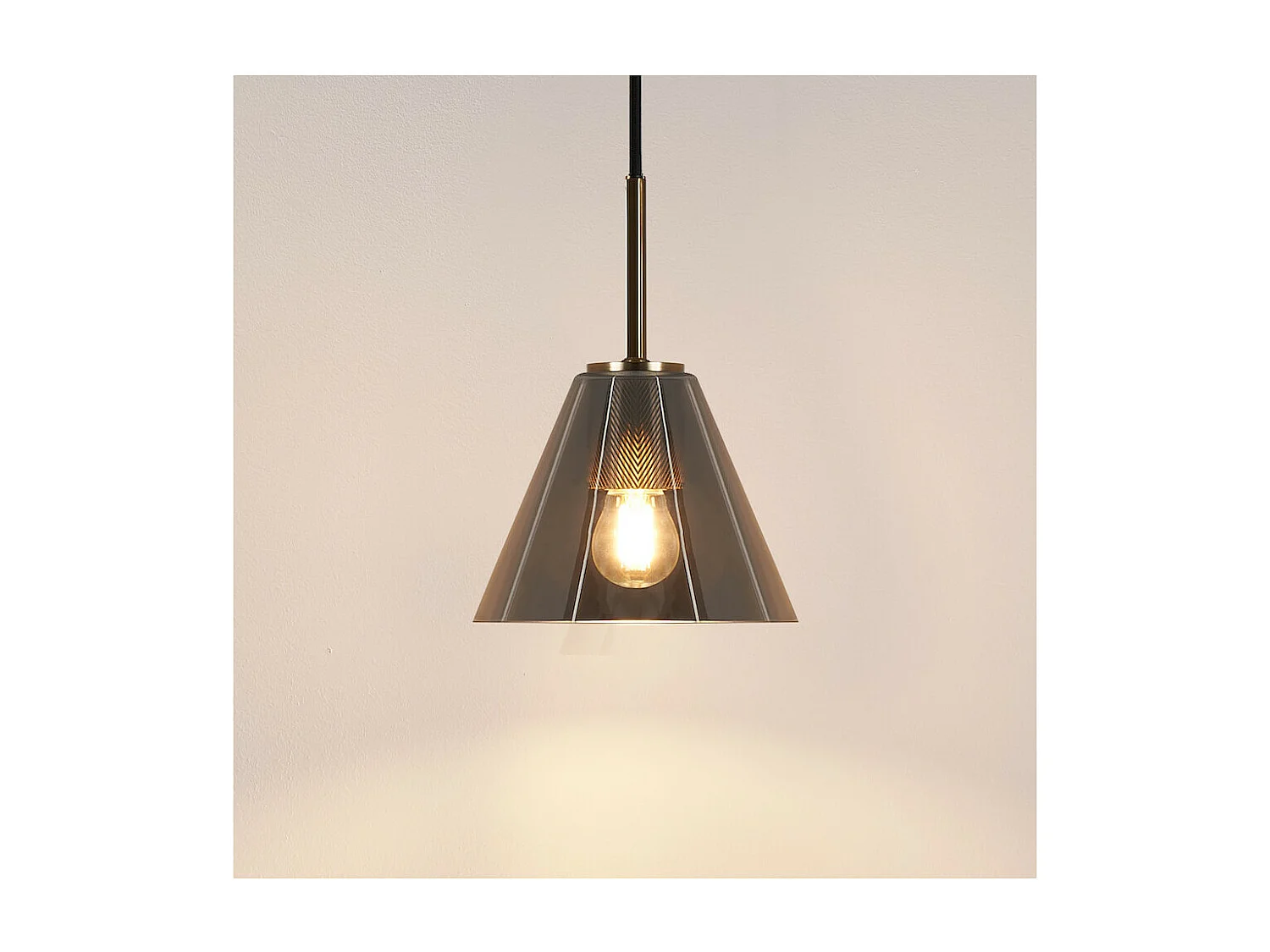 Suspension conique et design verre fumé - Soliria