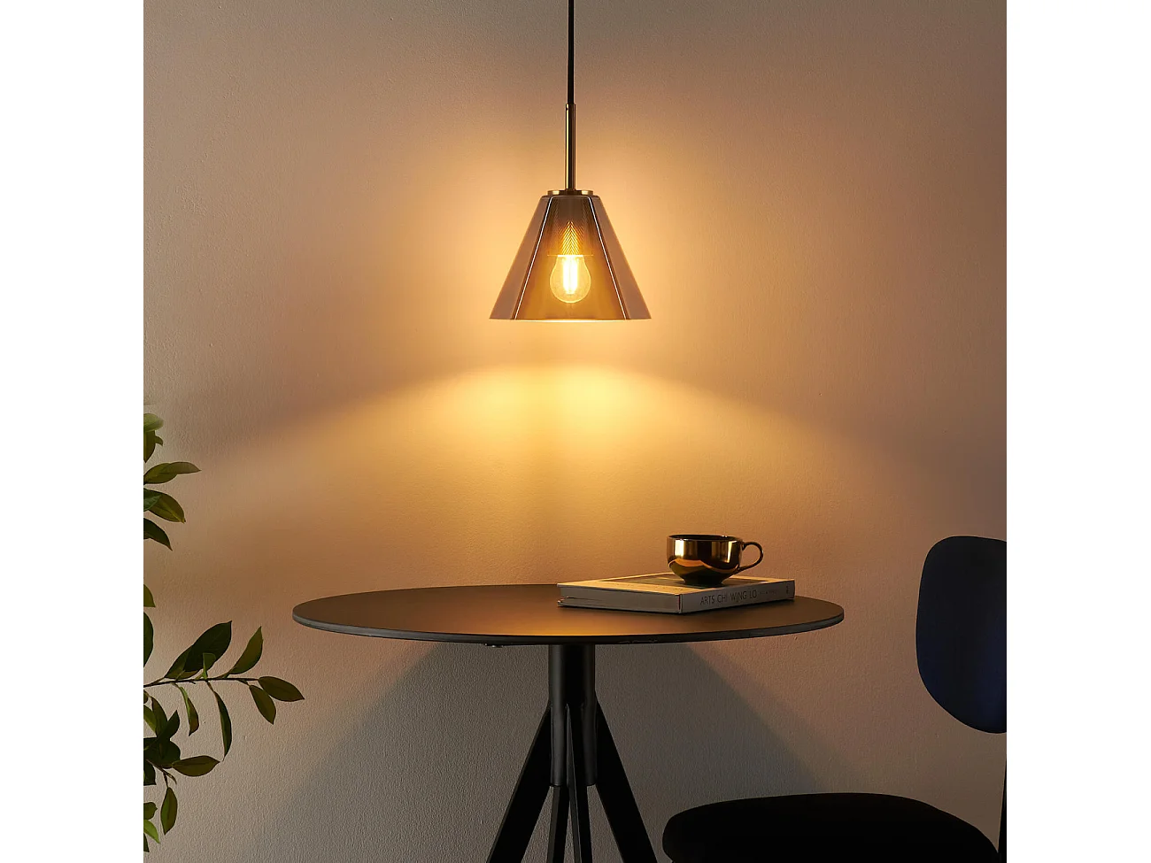 Suspension conique et design verre fumé - Soliria