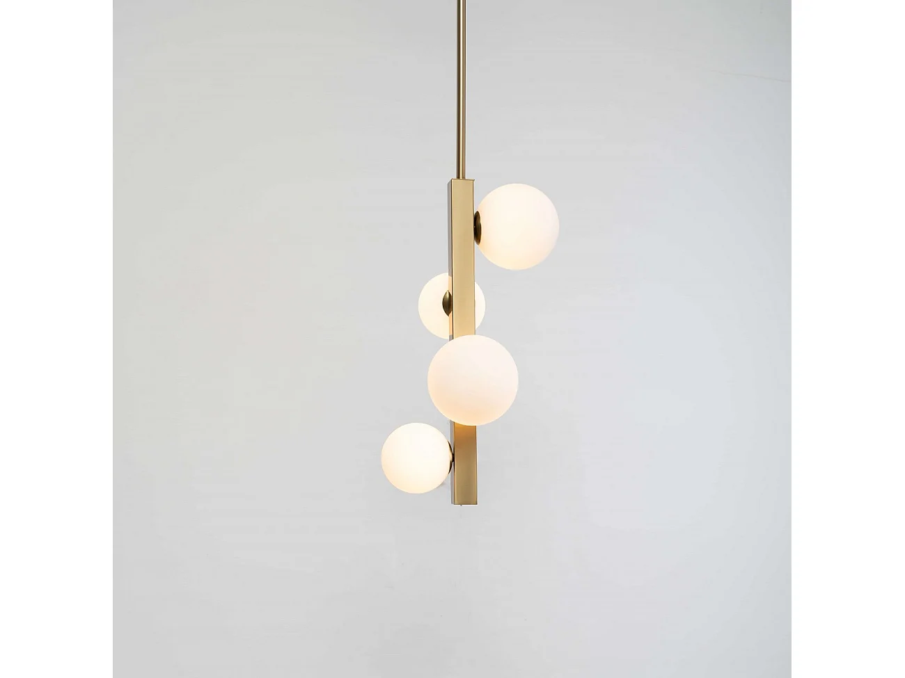 Suspension moderne laiton et verre blanc - Oromia