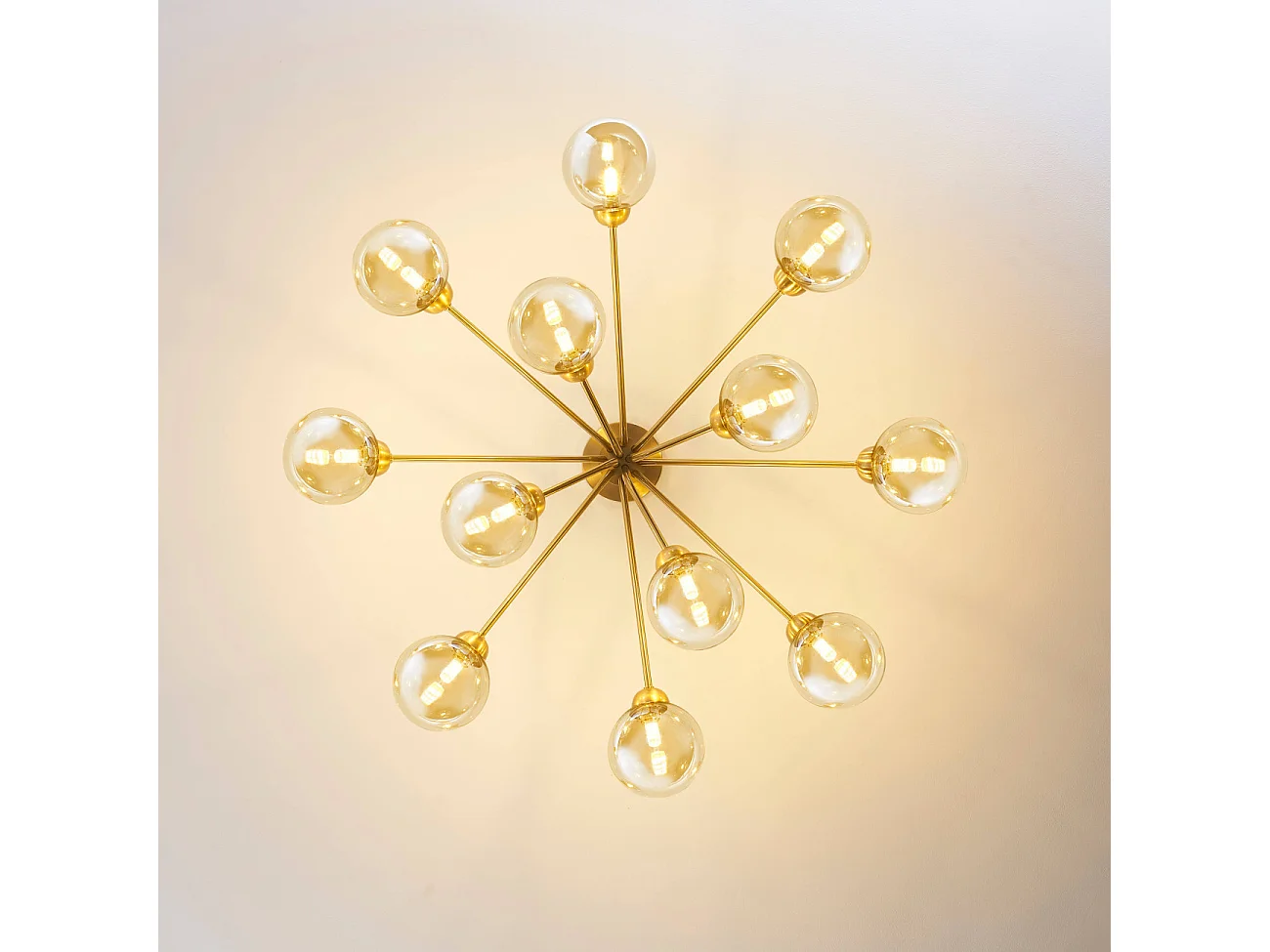 Grand lustre élégant laiton 12 boules ambrées - Audrey