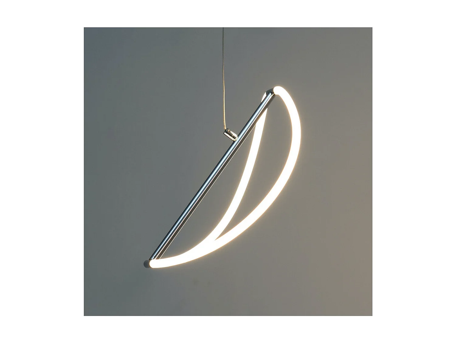 Suspension LED design circulaire courbée - Molfaro