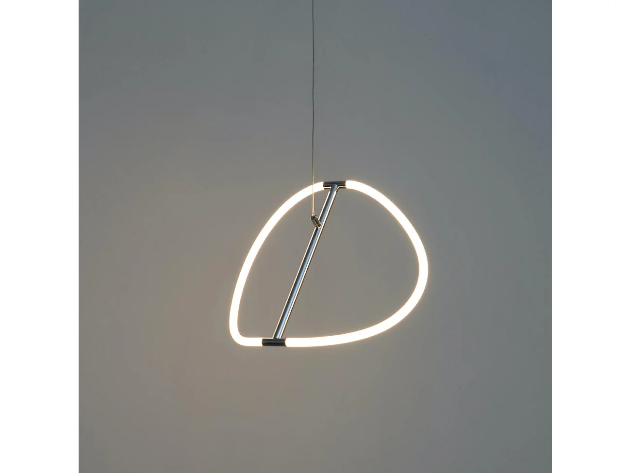 Suspension LED design circulaire courbée - Molfaro