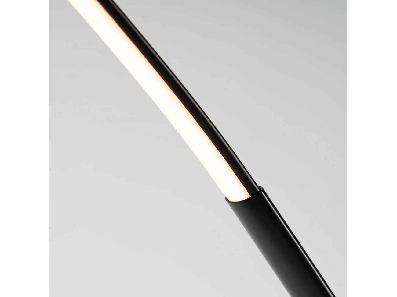 Grand lampadaire LED Dimmable design courbé - Avellino
