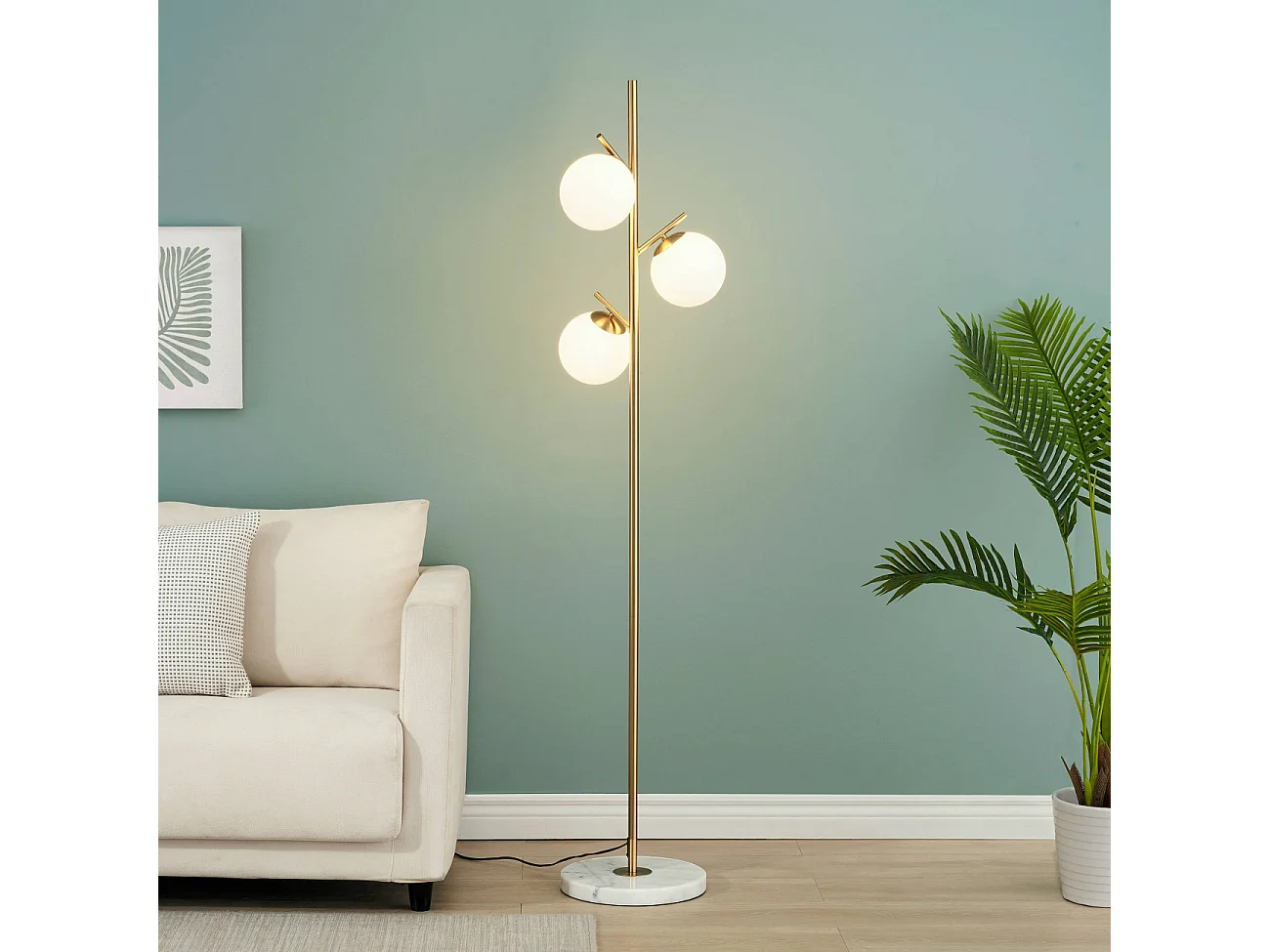 Lampadaire doré 3 globes blanc - Estrela