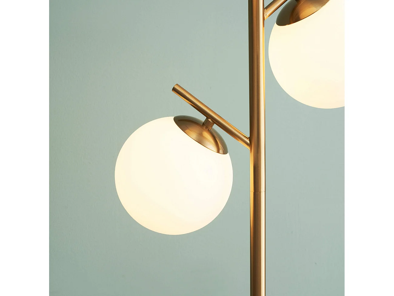 Lampadaire doré 3 globes blanc - Estrela