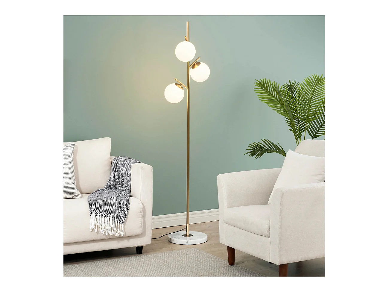 Lampadaire doré 3 globes blanc - Estrela