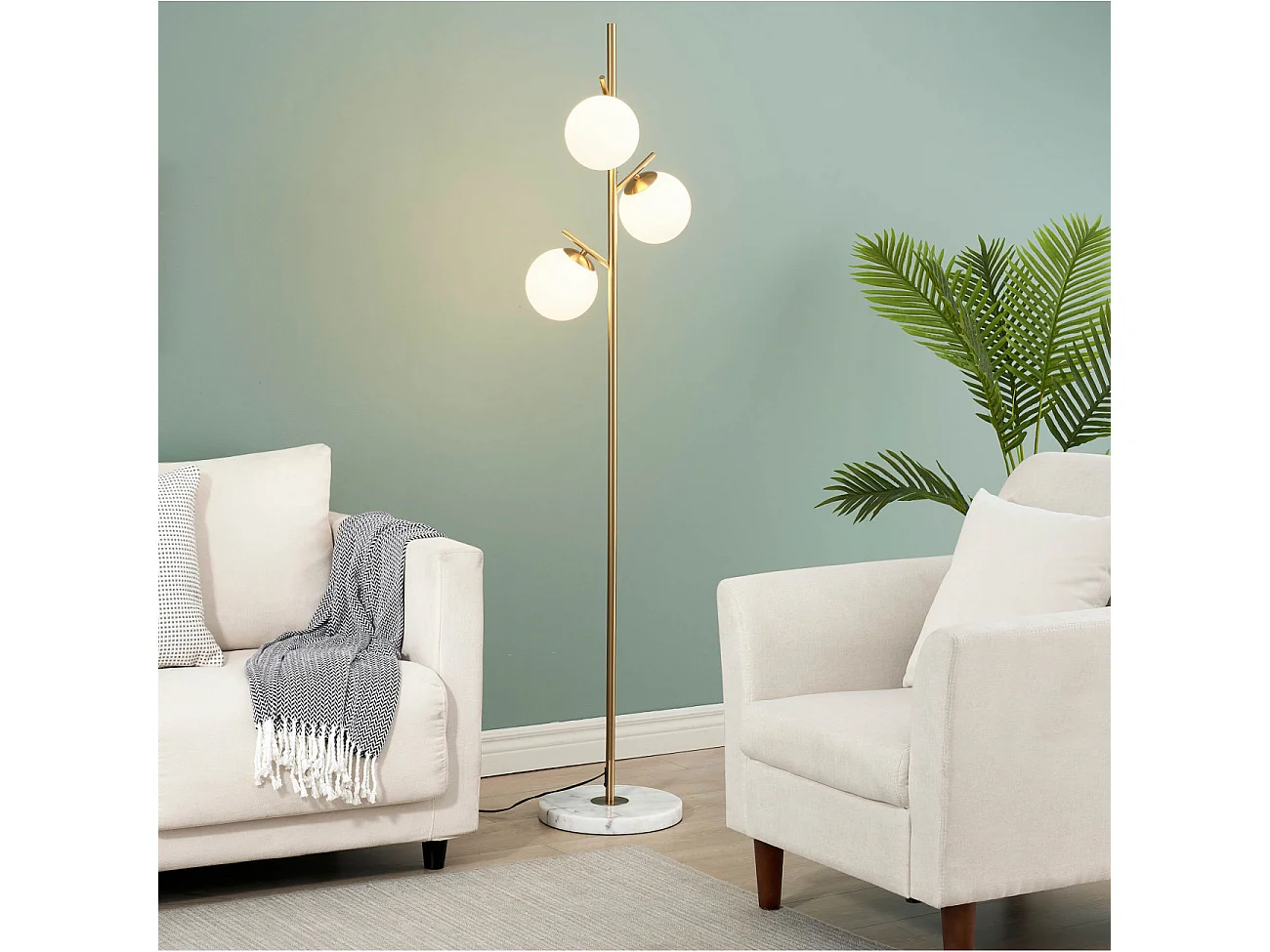 Lampadaire doré 3 globes blanc - Estrela