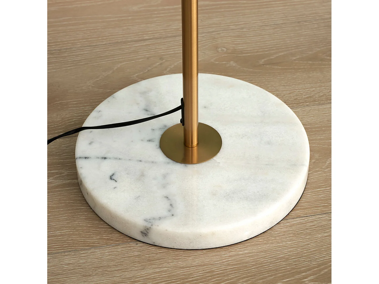 Lampadaire doré 3 globes blanc - Estrela